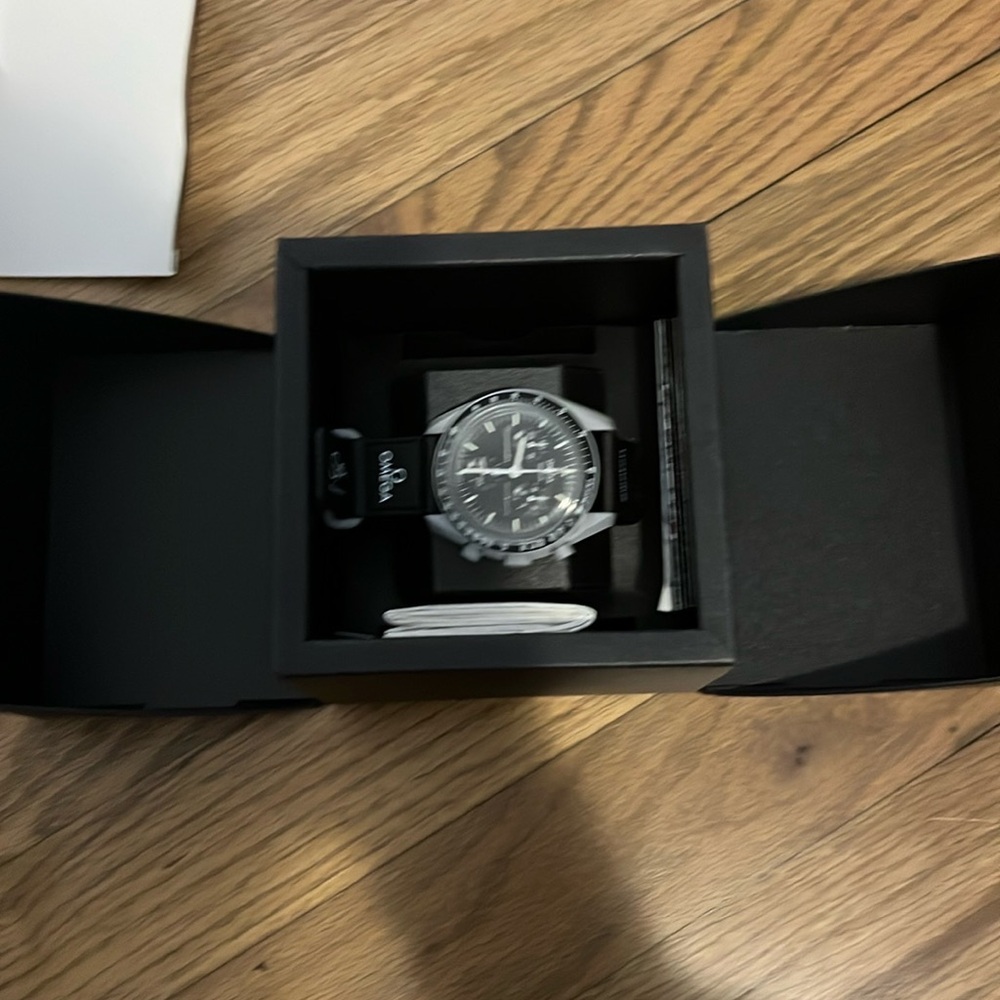 Men’s Moonswatch